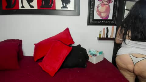 Snapshot of milfhotmature chatting on 05-25-26, 08:09 laura online show from 05-25-26, 08:09