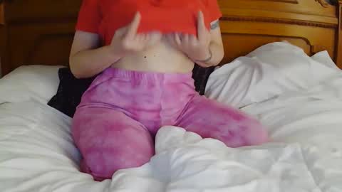 MilfyTitts online show from 10-28-25, 03:14