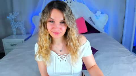 milkablond online show from 03-16-26, 05:44