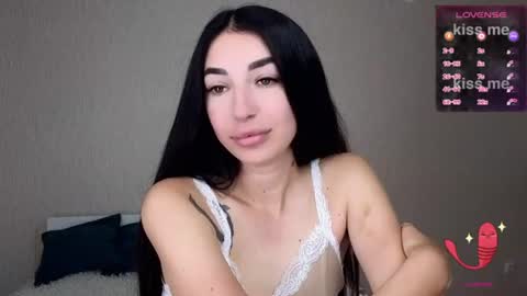 milkiss_kiss online show from 06-17-26, 06:16