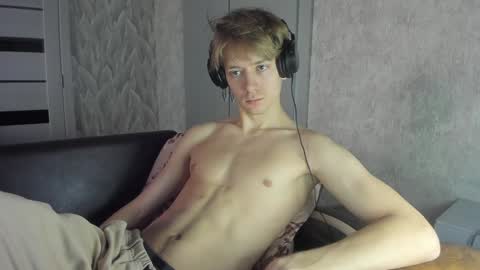 Snapshot of milkiwy chatting on 01-31-25, 06:02 Isaac online show from 01-31-25, 06:02