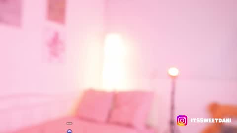 milky_0 online show from 10-30-25, 11:16