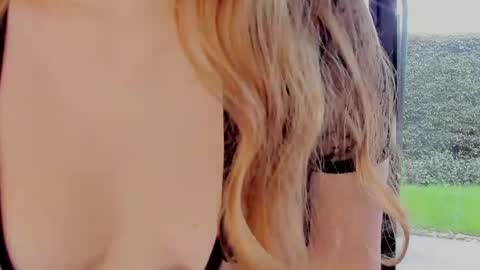 milky_0 online show from 04-18-26, 07:07