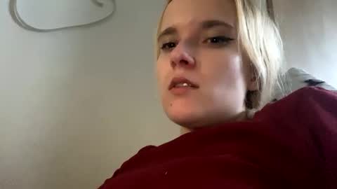 milkybaby269137 online show from 01-01-25, 07:41