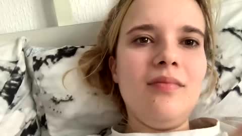 milkybaby269137 online show from 02-09-25, 07:49