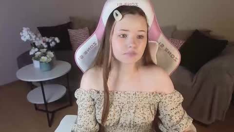 Snapshot of milkyshowproject chatting on 11-08-25, 04:51 Ula online show from 11-08-25, 04:51