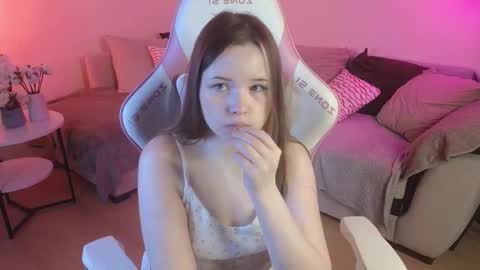 Ula online show from 11-20-25, 04:40