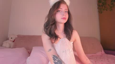 Snapshot of milla_remmy chatting on 05-30-26, 07:00 Milla online show from 05-30-26, 07:00