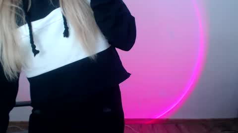 millaloveli online show from 03-05-26, 08:32