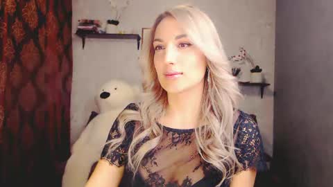 Snapshot of millaxqueen chatting on 02-13-25, 02:09 MillaXQueen online show from 02-13-25, 02:09