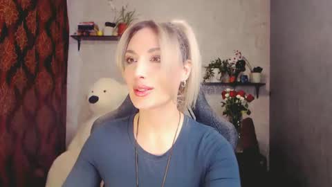 Snapshot of millaxqueen chatting on 03-10-25, 09:53 MillaXQueen online show from 03-10-25, 09:53