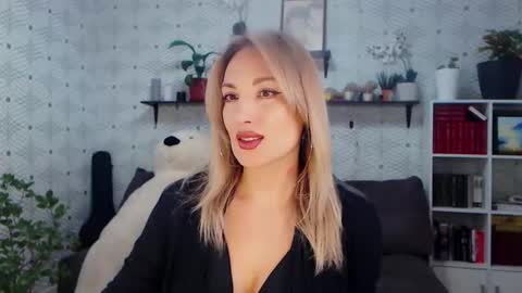 MillaXQueen online show from 02-12-26, 04:02