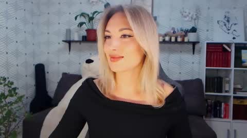 MillaXQueen online show from 05-23-26, 07:24