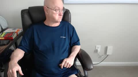Snapshot of millenium0129 chatting on 05-07-26, 03:28 millenium0129 online show from 05-07-26, 03:28