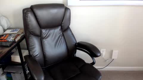 Snapshot of millenium0129 chatting on 06-10-26, 11:35 millenium0129 online show from 06-10-26, 11:35