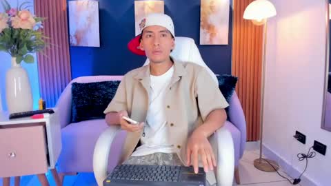 Tommy  online show from 04-12-26, 03:33