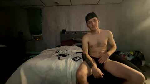 Snapshot of millerrcryan95 chatting on 11-20-25, 12:05 millerrcryan95 online show from 11-20-25, 12:05