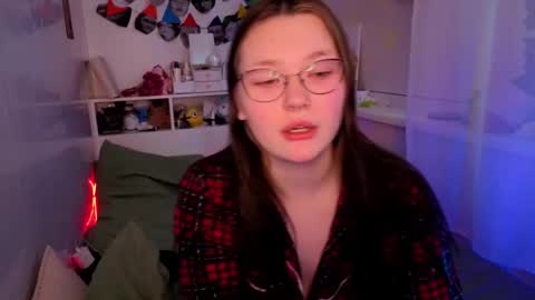 Millie online show from 12-20-25, 04:52