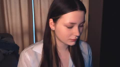 Snapshot of milliedoll chatting on 05-06-26, 01:47 Millie online show from 05-06-26, 01:47