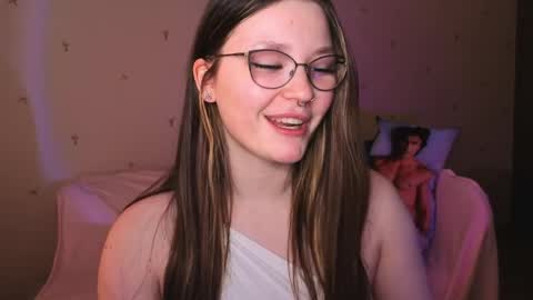 Snapshot of milliedoll chatting on 05-17-26, 08:12 Millie online show from 05-17-26, 08:12