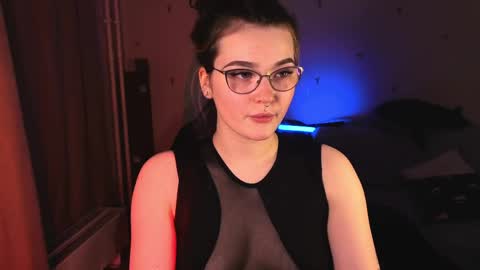 Snapshot of milliedoll chatting on 05-28-26, 04:26 Millie online show from 05-28-26, 04:26