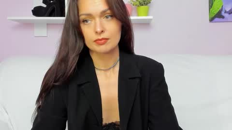 Snapshot of milly_hottt chatting on 09-19-25, 12:50 Milly online show from 09-19-25, 12:50