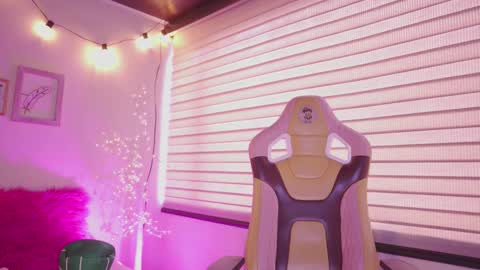 MILLY online show from 03-17-26, 07:28