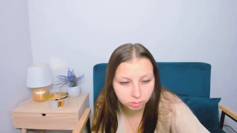 Snapshot of millycute chatting on 06-03-26, 03:28 millycute online show from 06-03-26, 03:28
