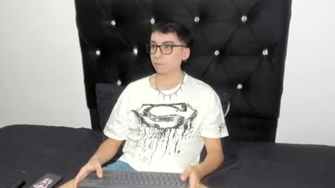 Snapshot of milogm_ chatting on 07-16-26, 11:22 milogm_ online show from 07-16-26, 11:22