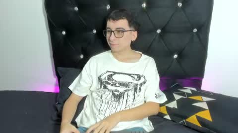 Snapshot of milogm_ chatting on 07-17-26, 09:19 milogm_ online show from 07-17-26, 09:19