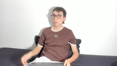Snapshot of milogm_ chatting on 08-09-26, 10:09 milogm_ online show from 08-09-26, 10:09