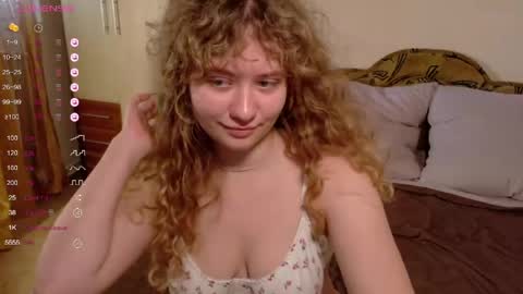 Snapshot of milounee chatting on 05-09-26, 08:19 milounee online show from 05-09-26, 08:19