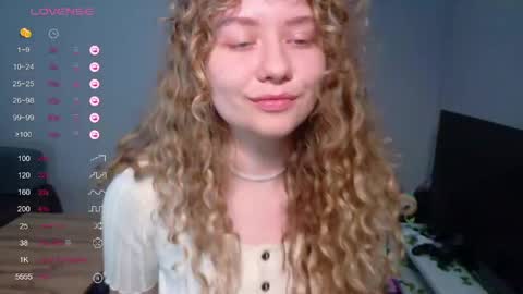 Snapshot of milounee chatting on 06-06-26, 08:30 milounee online show from 06-06-26, 08:30