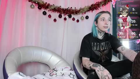 Snapshot of milten_trish chatting on 12-24-24, 08:27 milten_trish online show from 12-24-24, 08:27