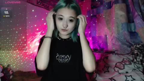 Snapshot of milten_trish chatting on 09-29-25, 05:18 milten_trish online show from 09-29-25, 05:18
