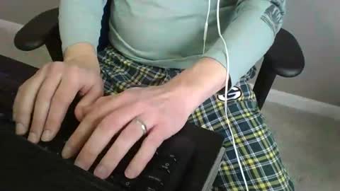 milwaukeebadger24 online show from 12-23-24, 07:52