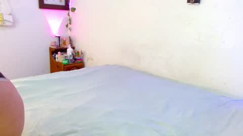 Snapshot of mily_baker chatting on 06-10-26, 07:02 mily_baker online show from 06-10-26, 07:02