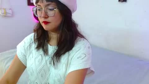 Snapshot of mily_baker chatting on 06-11-26, 02:00 mily_baker online show from 06-11-26, 02:00