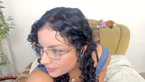 Snapshot of mimi_sa chatting on 10-20-25, 03:40 Mimii online show from 10-20-25, 03:40