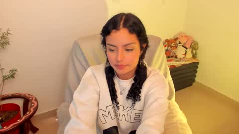 Snapshot of mimi_sa chatting on 11-24-25, 02:44 Mimii online show from 11-24-25, 02:44