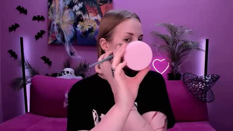 Kelly online show from 11-12-25, 06:36