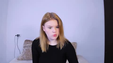 hi Im Mina  online show from 10-23-25, 10:41