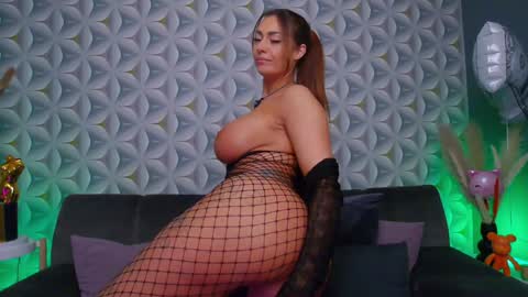 Mina online show from 03-27-26, 09:21