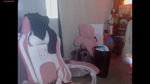  MINA  online show from 04-22-26, 09:27