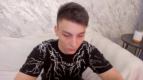 minato_kono online show from 01-30-25, 12:06