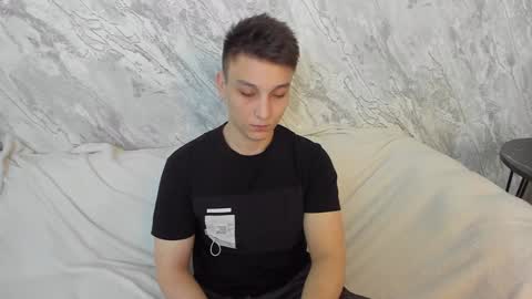 minato_kono online show from 02-02-25, 12:24