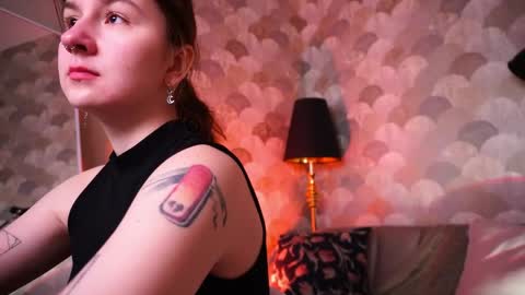 Frances  Next streams Thu Fri Sat 8am -  4pm GMT3 online show from 04-19-26, 05:29