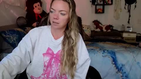 Mindy Mars online show from 11-10-25, 04:28