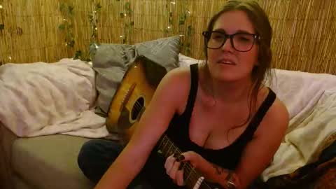 Mindy online show from 10-25-25, 05:37