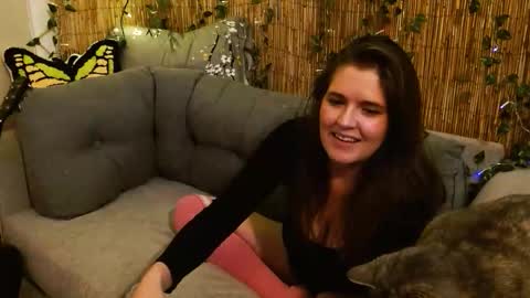 Mindy online show from 12-01-25, 06:57